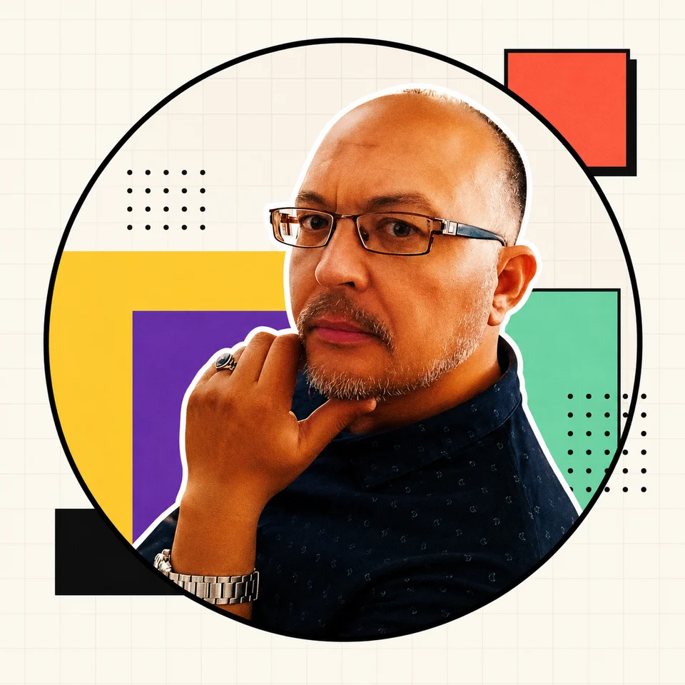 Portrait professionnel d'Adel Mahjoub, développeur full stack senior et fondateur d'Adel Dev.